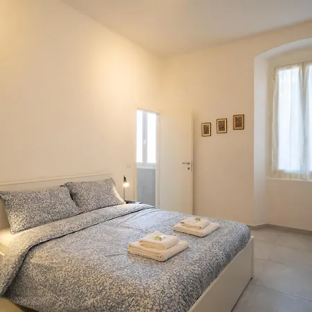 Guesthost - A Step From The - Roomy With Sea Glimpse Apartament *