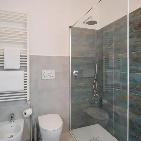 Guesthost - A Step From The - Roomy With Sea Glimpse *