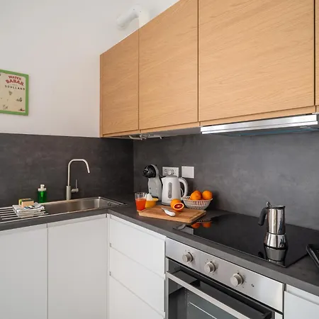 公寓 A Step From The - Roomy With Sea Glimpse 阿尔玛·迪·塔吉亚