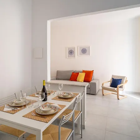 A Step From The - Roomy With Sea Glimpse 公寓 阿尔玛·迪·塔吉亚