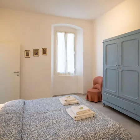 Guesthost - A Step From The - Roomy With Sea Glimpse