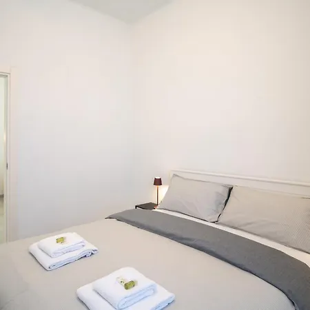 A Step From The - Roomy With Sea Glimpse 公寓 阿尔玛·迪·塔吉亚