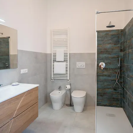Apartman Guesthost - A Step From The - Roomy With Sea Glimpse