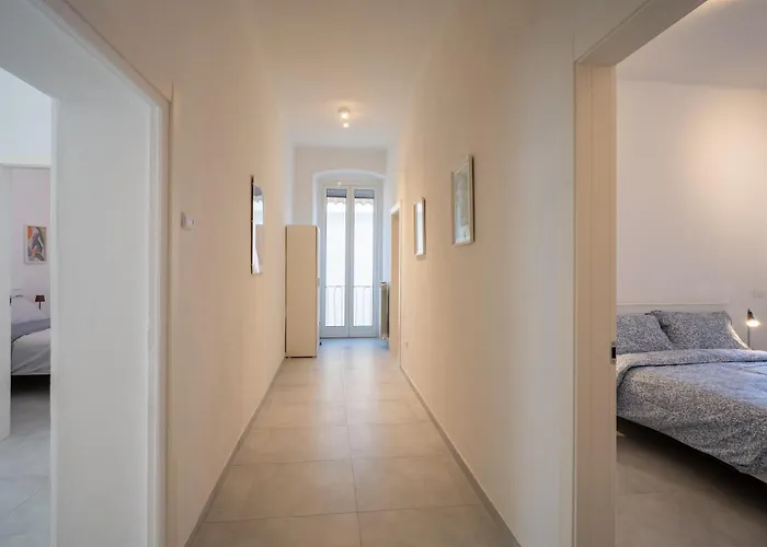 A Step From The - Roomy With Sea Glimpse *