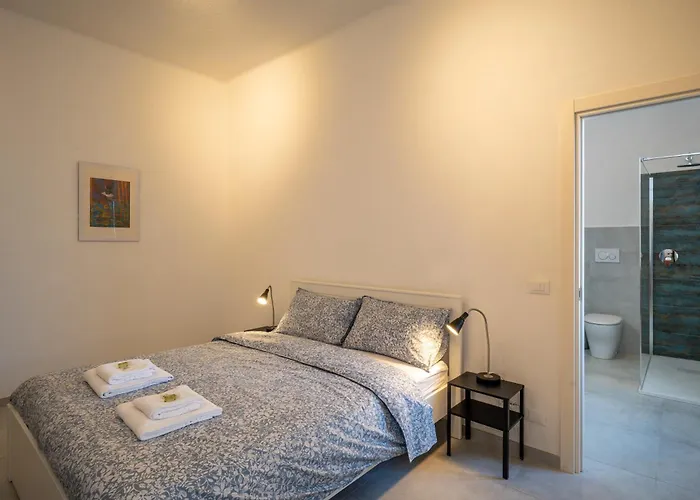 아파트 A Step From The - Roomy With Sea Glimpse *