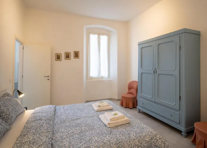 A Step From The - Roomy With Sea Glimpse