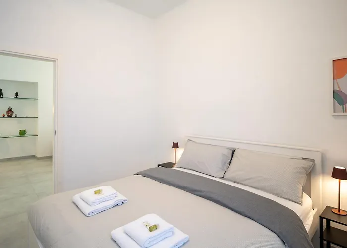 A Step From The - Roomy With Sea Glimpse 아파트 아르마 디 타지아