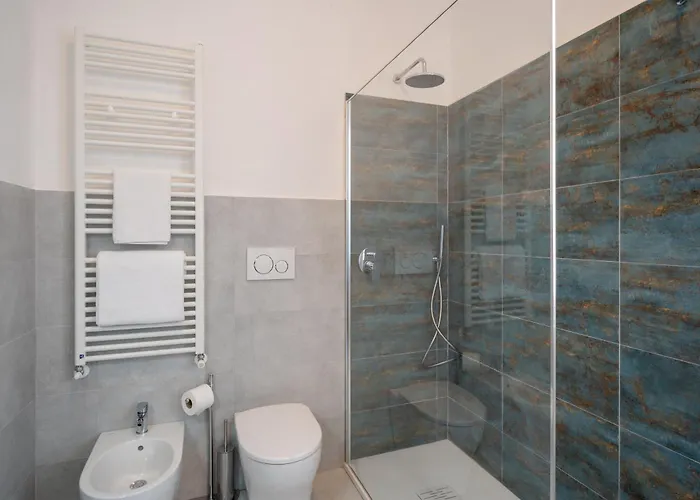 A Step From The - Roomy With Sea Glimpse *